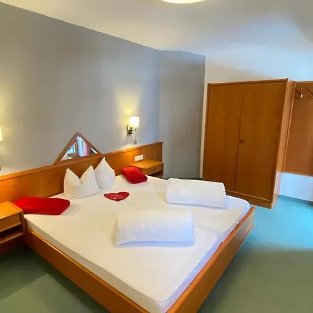 Pension Alpin Mandarfen Exterior photo